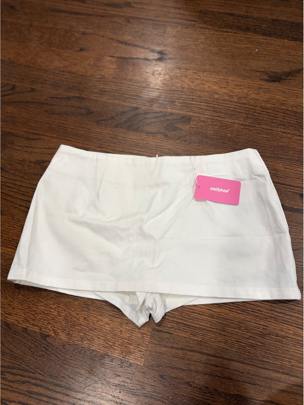 NWT going out Edikted ultra mini White Skort Shorts with Tag